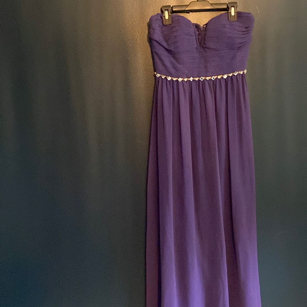 Purple strapless formal dress prom